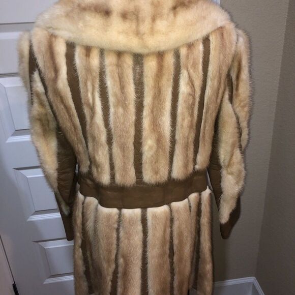 Gorgeous Mink and Leather Coat with Belt - Picture 3 of 12